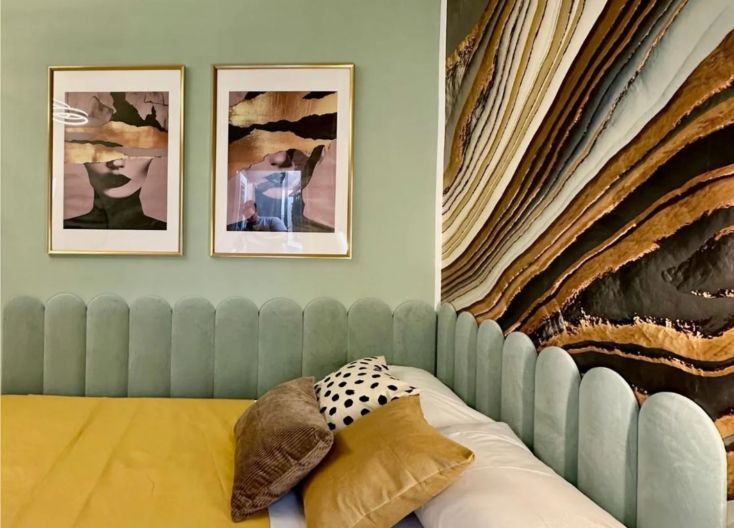 Vacanze Romane Suite 7 Languages Guest house
